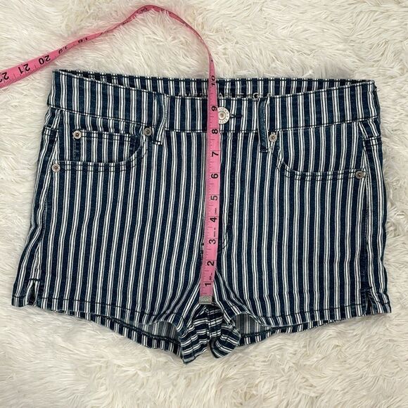 American Eagle Shorts Size 8 - Picture 5 of 10